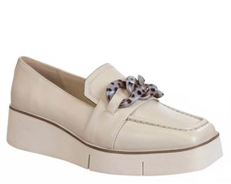 Naked Feet Womens Privy Loafer In Chamios