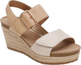 Aetrex Womens Ashley Wedge Sandal In Off White