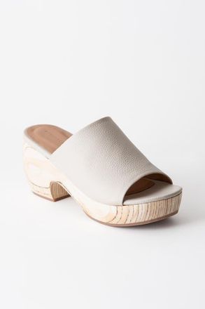 Huma Blanco Katlyn Platform Clog in Pebbled Cream at Nordstrom, Size 37