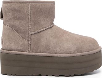 UGG Classic Ultra Mini 50mm suede platform boots - women - Suede - 10 - Grey
