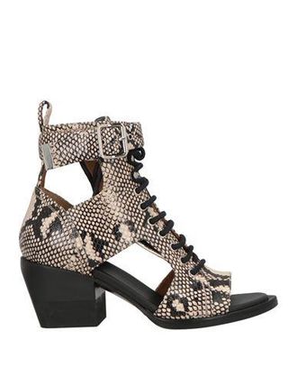 Chlo&eacute; FOOTWEAR - Ankle boots on YOOX.COM