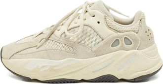 Yeezy by Kanye West Sneakers in in pelle scamosciata e rete 700 - Toni neutri