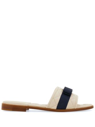 Ferragamo Sandali slides con fiocco Vara - Bianco