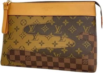 Louis Vuitton Pre-owned Clutches, male, Brown, Size: ONE SIZE Pre-owned Pochette Voyage Souple Clutch