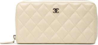Chanel White Grained Calfskin Long Wallet (Bi-Fold) (Pre-Owned)