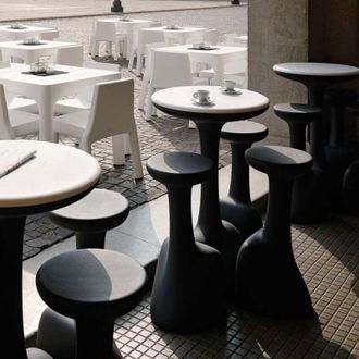 Plust Tavolino alto rotondo per sgabelli 99cm polietilene design Armillaria T1 - Nero