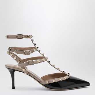 Valentino Garavani D&eacute;collet&eacute; Rockstud con cinturini nero/poudre in pelle