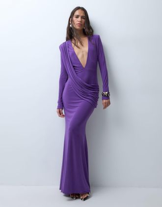 Asos vestito maxi con spalline imbottite, tessuto fluido e dettaglio drappeggiato, viola