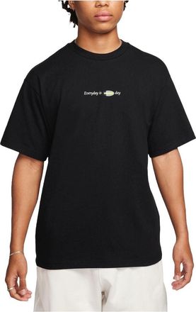 Nike Air Max Day T-Shirt Asia Sizing Black FZ7619-010