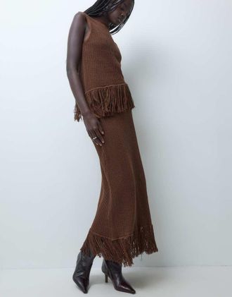 Miss Selfridge gonna midi in maglia con frange color marrone cioccolato co-ord