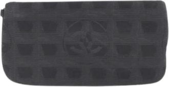 Chanel Pre-owned Clutches, female, Black, Size: ONE SIZE Pre-owned Vintage Nylon Clutch