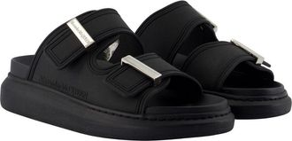 Alexander McQueen Womens Buckle-Strap Hybrid Sandals Black Synthetic