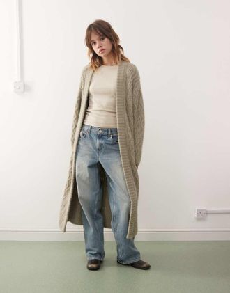 Monki Cardigan oversize lungo in maglia kaki-Verde