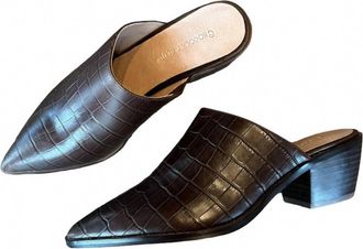 Chocolat Blu Womens Cellia Embossed Croc In Brown