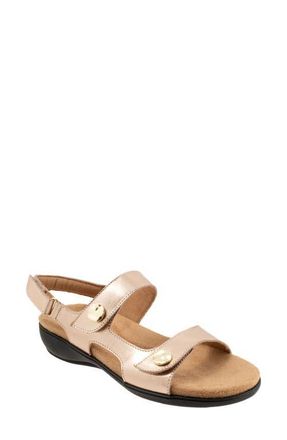 Trotters Romi Sandal in Champagne at Nordstrom, Size 10.5