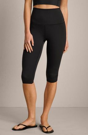 Rhone Revive Capri Leggings in Pure Black at Nordstrom, Size Small