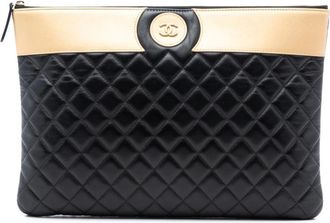 Chanel Pre-owned Clutches, female, Multicolor, Size: ONE SIZE Pre-owned Quilted Leather Pouch