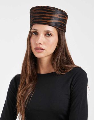 Asos Cappello a pillola in pelle zebrata con pelo marrone-Multi