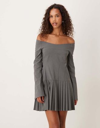 Asos Vestito corto a maniche lunghe con gonne a pieghe grigio ardesia