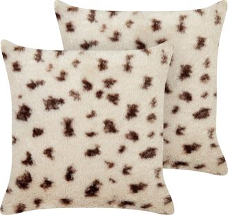 Beliani Beliani - Conjunto De 2 Cojines De Piel Sint&eacute;tica Peludos Suaves 45 X 45 Cm Beige Claro Kasra