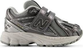 New Balance Ni&ntilde;os 1906 Hook & Loop en Gris/Blanco, Talla 18.5