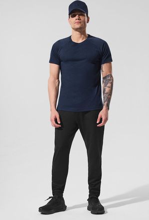 Alo | Triumph Raglan T-Shirt in Navy Blue, Size: Medium