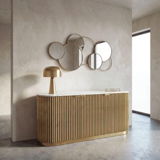 Maisons du monde Aparador con 3 puertas de metal condulado color lat&oacute;n y m&aacute;rmol blanco 185 cm