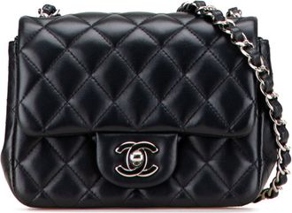 Chanel Matelasse Leather Shoulder Bag (Pre-Owned)