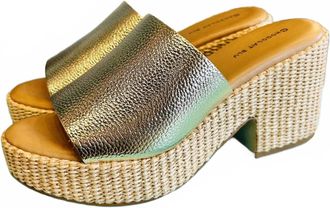 Chocolat Blu Womens Gayo Sandals In Gold Leather