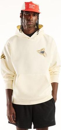 New Balance Mens Marathon du Mont Blanc Graphic Hoodie in Beige Cotton Fleece, size X-Large