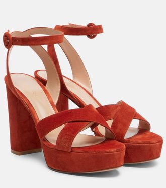 Gianvito Rossi Sandali Sabrina in suede con plateau