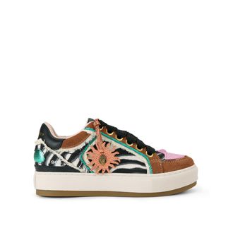 Kurt Geiger Womens Suede Fabric Southbank Tag Sneakers - Tan