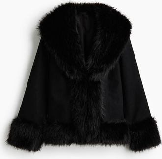 H&M Jacke mit flauschigen Abschl&uuml;ssen - Schwarz