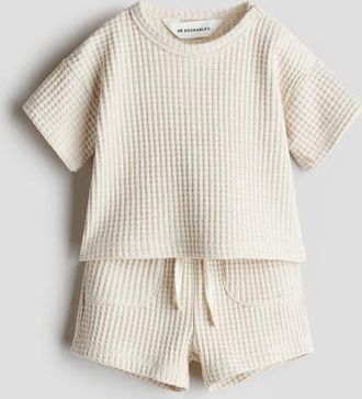 H&M 2-piece waffled cotton set in Light Beige at Nordstrom, Size Newborn