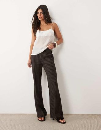 Gina Tricot Gina - Tricot - Pantaloni bootcut comodi marroni gessati-Marrone
