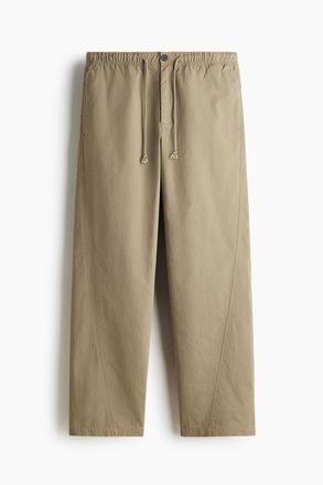 H&M Hose mit Twisted Leg in Relaxed Fit - Khakigr&uuml;n