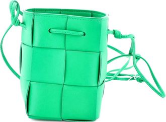 Bottega Veneta Cassette Maxi Intrecciato leren kleine bucket-tas - Groen