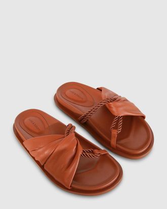 Belle & Bloom Whitehaven Slide