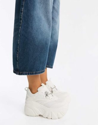 Bershka sneakers platform con charm bianchi-Bianco