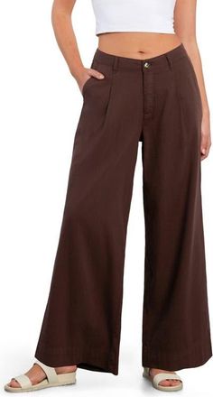 HINT OF BLU Chill Pleated Mid Rise Wide Leg Jeans in Dark Chocolate at Nordstrom, Size X-Large