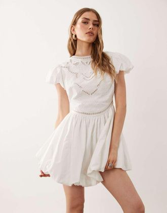 Asos Vestito corto a sbuffo bianco con ricamo cut-out