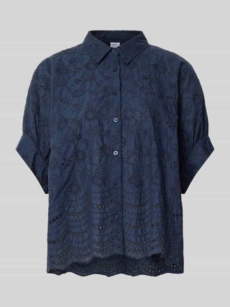 Emily van den Bergh Relaxed Fit Bluse mit Lochstickerei in Blau, Gr&ouml;&szlig;e L/XL