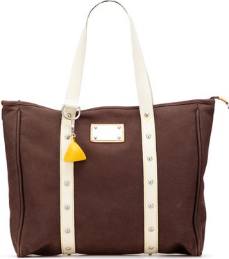 Louis Vuitton Bruine canvas schoudertas met banden