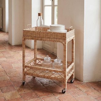 Maisons du monde Carrito con ruedas de rat&aacute;n trenzado