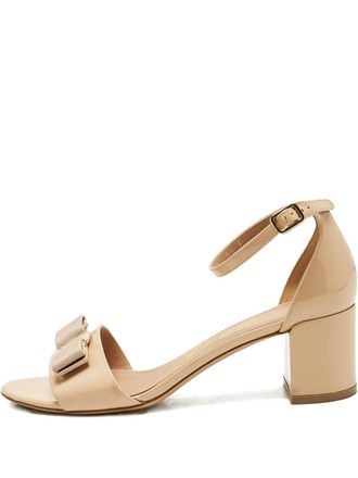 Ferragamo Gavina sandalen met enkelbandje - Beige