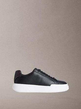 Calvin Klein CK Avenue - leren sneakers met logo in reli&euml;f
