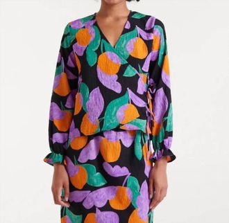 Compa&ntilde;&iacute;afant&aacute;stica Wrap V-Neck Blouse In Apricot Print