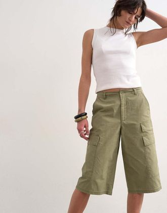 Topshop Pantaloncini cargo taglio lungo in tessuto ripstop kaki-Verde