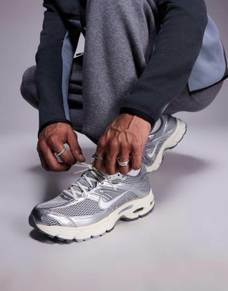 Nike Air Max Moto 2K - Sneakers argento e bianco sporco