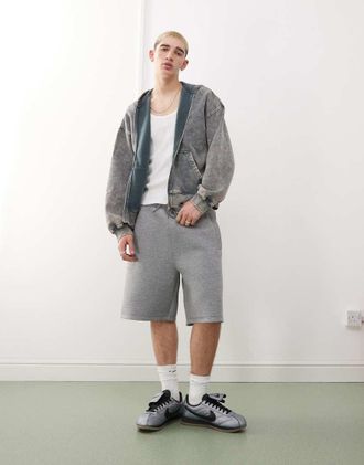 Weekday Simon - Pantaloncini in jersey grigio m&eacute;lange in tessuto effetto scuba
